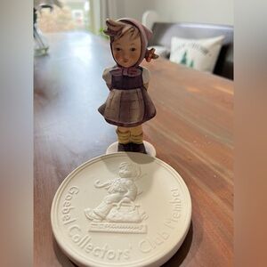 Vintage Goebel collection which hand and the club member figure